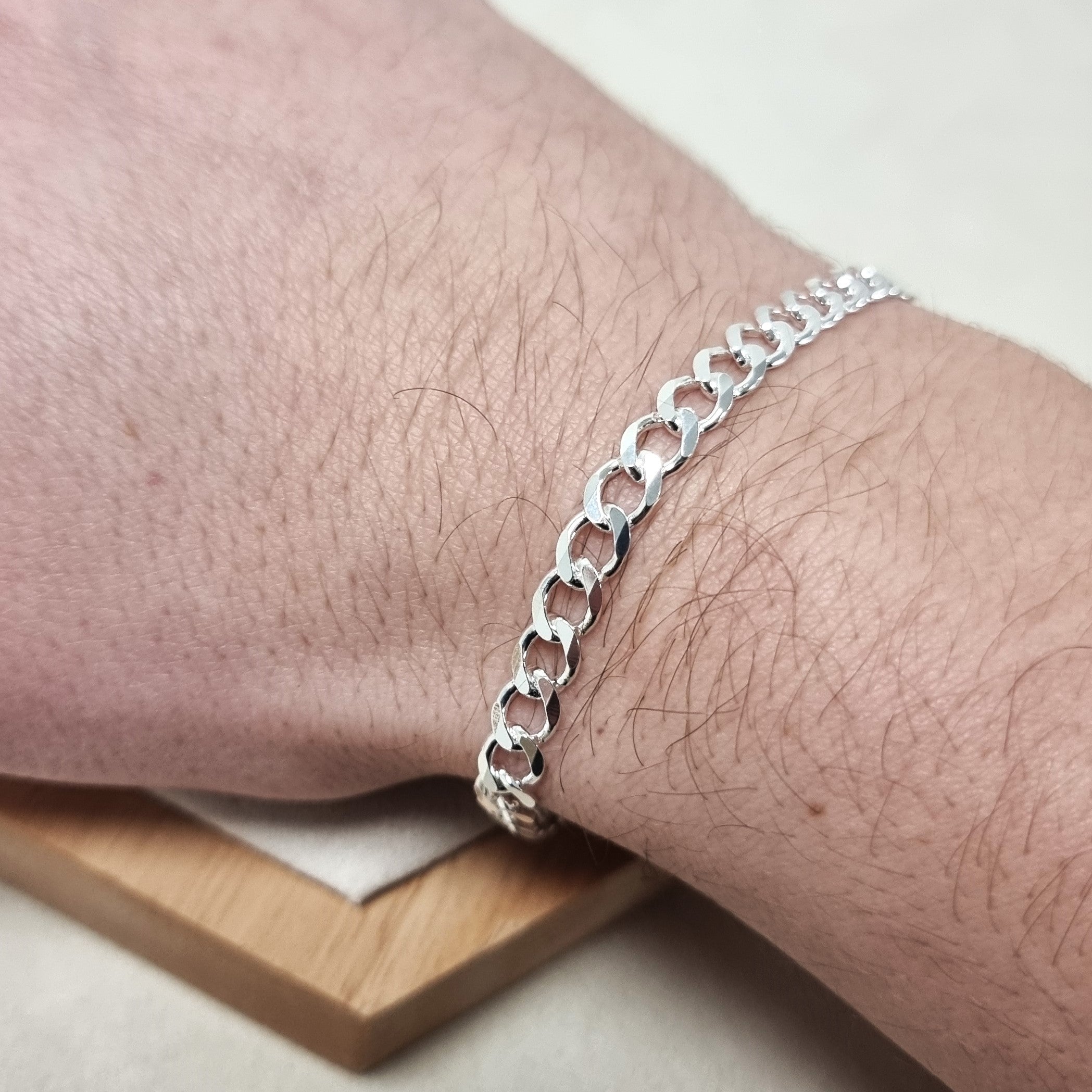 5287c8dcb799744c80a0276c73ef06c5