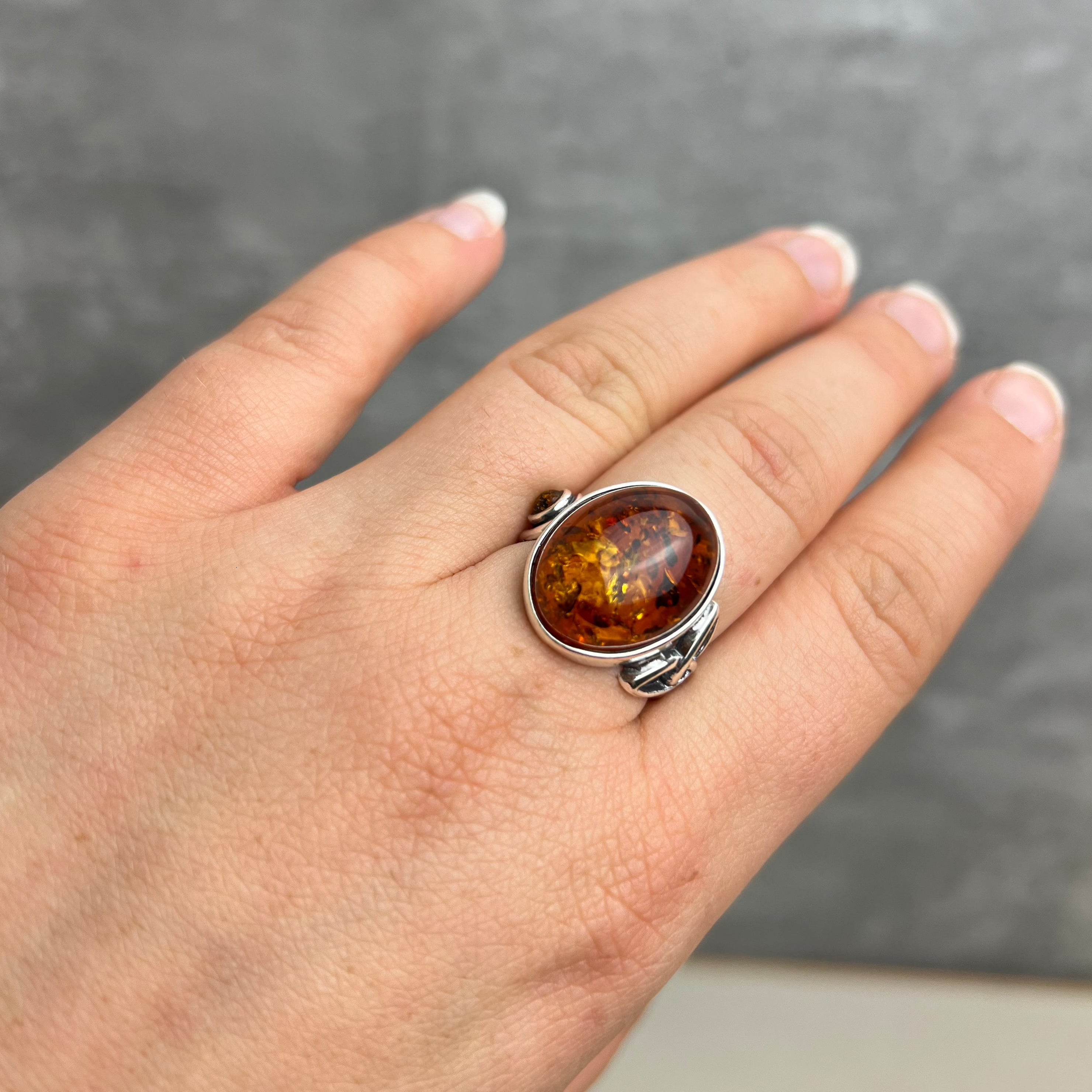 925 Sterling Silver & Genuine Baltic Amber Celtic Ring - 7420