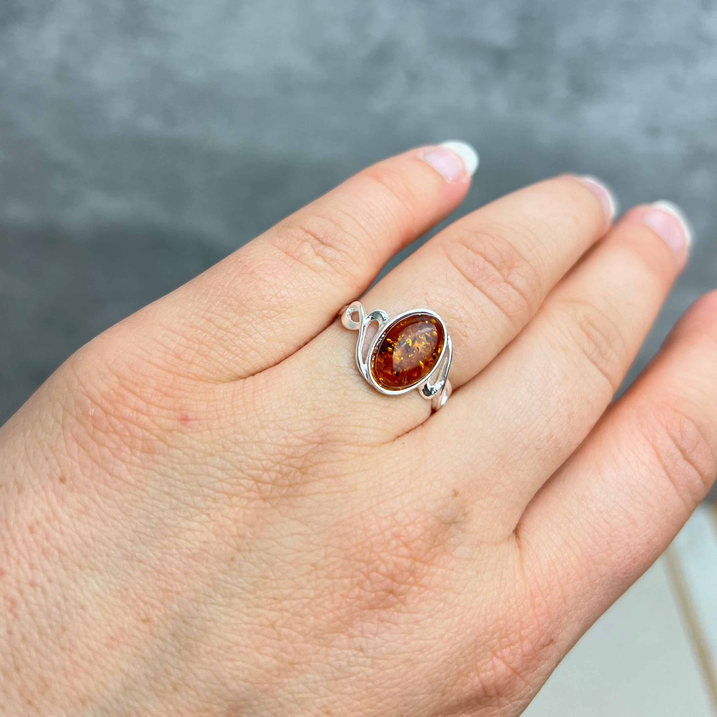 925 Sterling Silver & Genuine Oval Baltic Amber Classic Ring - AR11