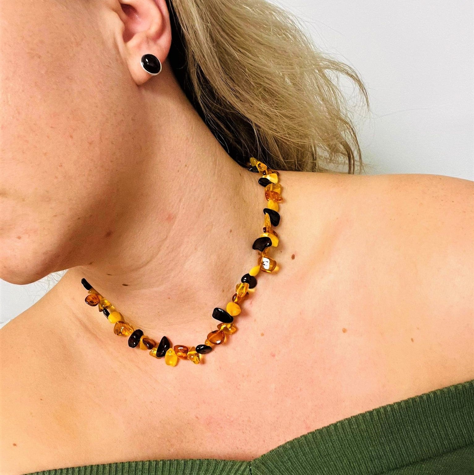 Genuine Baltic Amber Chips Style Luxurious Necklace - NE0200