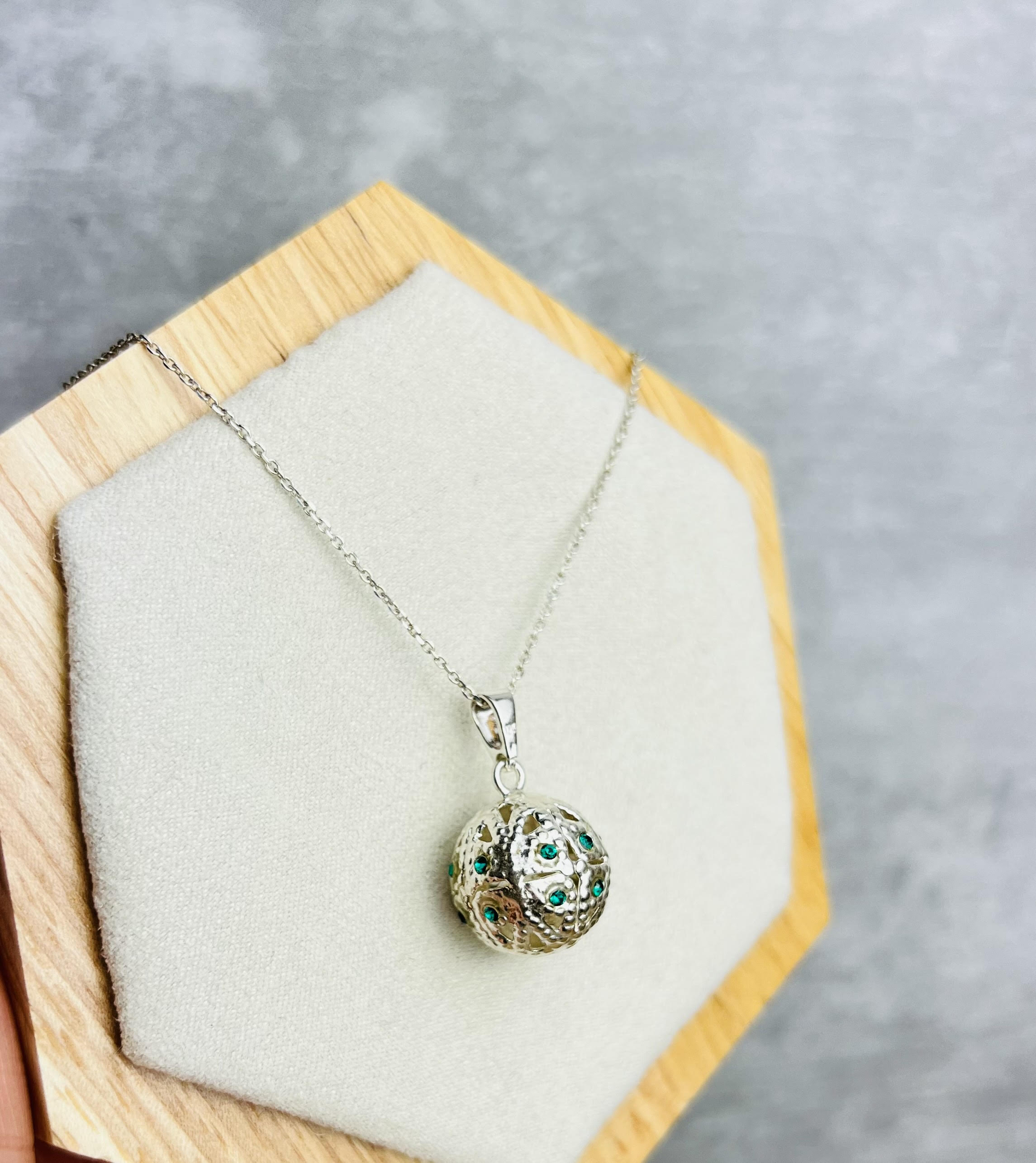 925 Sterling Silver Ball with Green Zirconia Stones Pendant -GS208