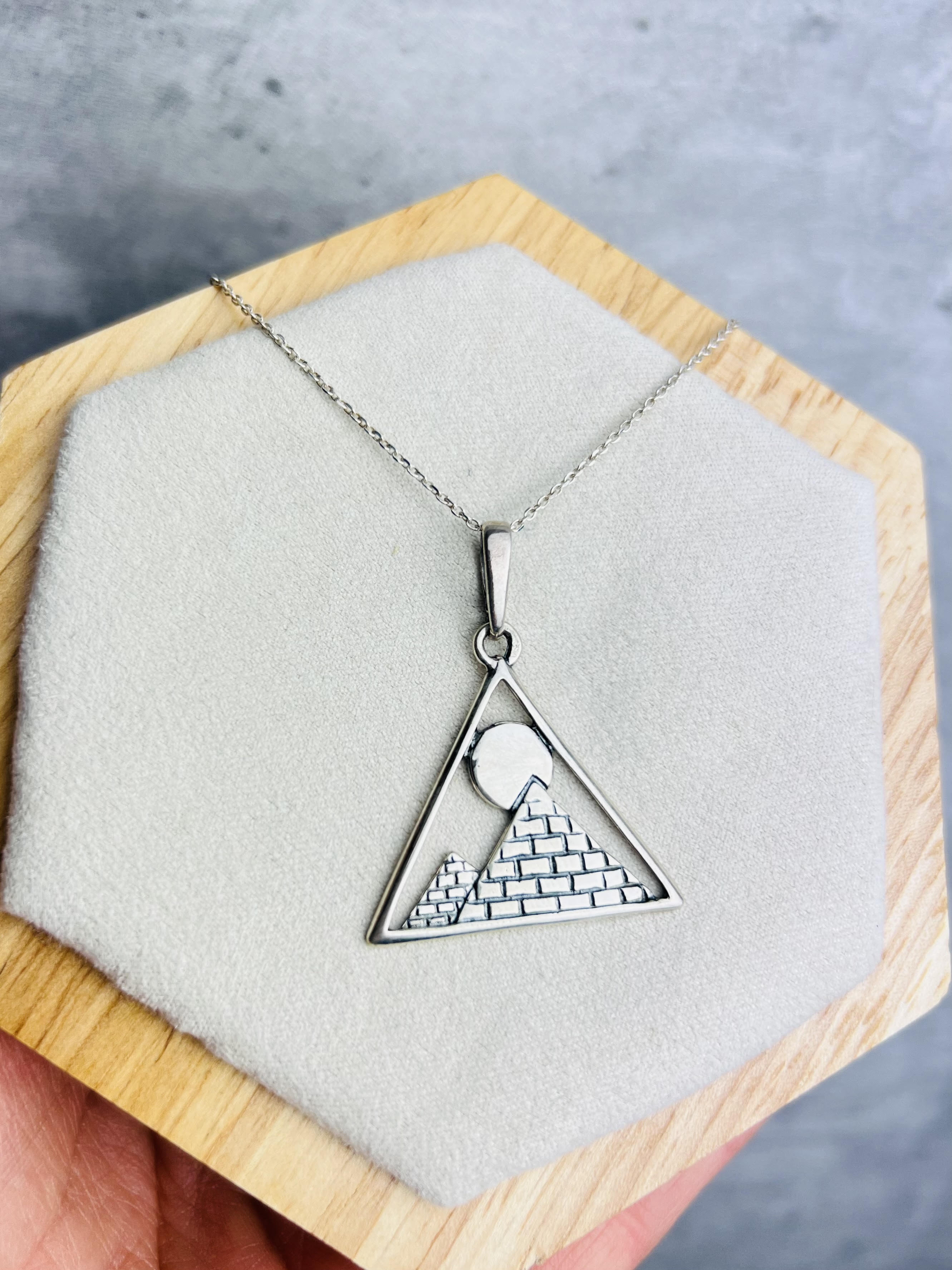 925 Sterling Silver Pyramid Pendant - EPD0236